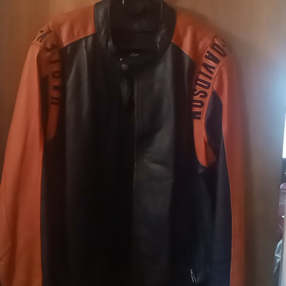 A Mens Orange and black Harley Davidson original jacket